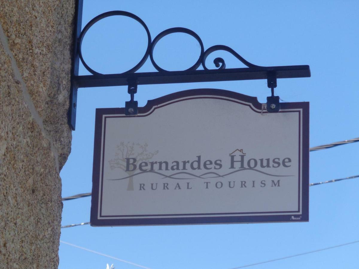 Penzion Bernardes House Castelo de Paiva Exteriér fotografie