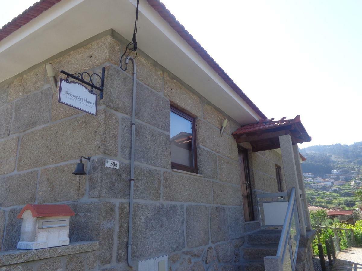 Penzion Bernardes House Castelo de Paiva Exteriér fotografie